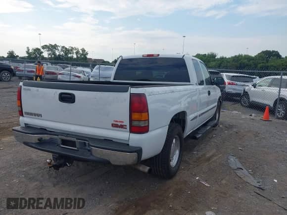 2002 GMC Sierra 1500 SLE с VIN 2GTEC19T421255726, выставлен на аукционе IAAI как лот 43039806 с пробегом 196 705 миль миль и . История ставок и продаж доступна на DreamBid. Изображение 6.