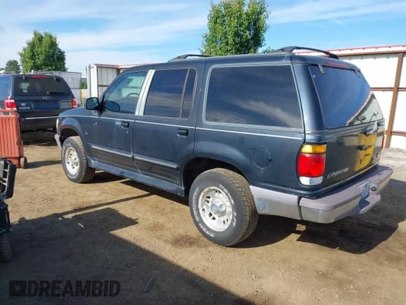 1997 Ford Explorer XLT с VIN 1FMDU35P2VZC38816, выставлен на аукционе IAAI как лот 42599570 с пробегом 190 282 миль миль и . История ставок и продаж доступна на DreamBid. Изображение 3.