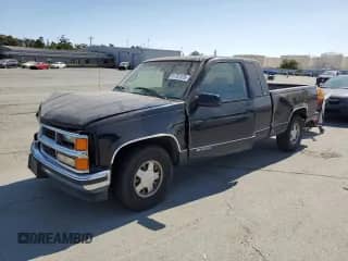 1996 Chevrolet Silverado 1500 с VIN 1GCEC19R5TE245954, выставлен на аукционе Copart как лот 61787575 с пробегом 187 929 миль миль и Списание • Salvage title. История ставок и продаж доступна на DreamBid. Изображение 1.