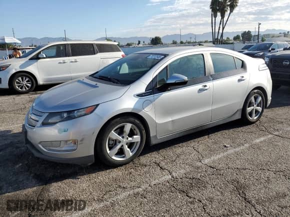 2013 Chevrolet Volt z VIN 1G1RH6E48DU137578, wystawiony jako Copart lot #71213145 z przebiegiem 173 405 mil mil oraz Czysty tytuł • Clean title. Historia ofert i sprzedaży dostępna na DreamBid. Obrazek 1.