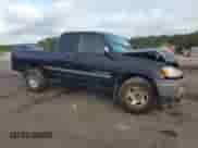 2000 Toyota Tundra SR5 z VIN 5TBRT3414YS018831, wystawiony jako Copart lot #83816465 z przebiegiem 327 311 mil mil oraz Szkoda całkowita • Salvage title. Historia ofert i sprzedaży dostępna na DreamBid. Obrazek 4.