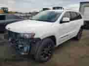 2018 Jeep Grand Cherokee Altitude z VIN 1C4RJFAG7JC167782, wystawiony jako Copart lot #83775285 z przebiegiem 98 035 mil mil oraz Szkoda całkowita • Salvage title. Historia ofert i sprzedaży dostępna na DreamBid. Obrazek 1.