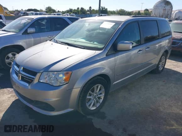 2015 Dodge Grand Caravan SXT с VIN 2C4RDGCG4FR733745, выставлен на аукционе IAAI как лот 43220585 с пробегом 170 992 миль миль и . История ставок и продаж доступна на DreamBid. Изображение 2.