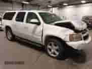 2010 Chevrolet Suburban LT z VIN 1GNUKJE32AR272865, wystawiony jako IAAI lot #43260380 z przebiegiem 167 294 mil mil oraz . Historia ofert i sprzedaży dostępna na DreamBid. Obrazek 1.