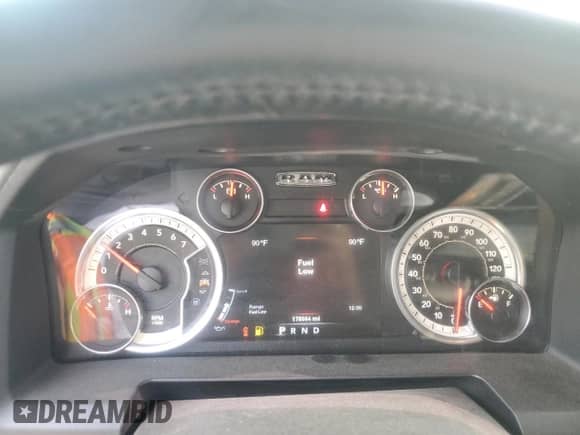 2014 Ram 1500 Big Horn z VIN 1C6RR7LT0ES182930, wystawiony jako Copart lot #84737765 z przebiegiem 178 564 mil mil oraz Szkoda całkowita • Salvage title. Historia ofert i sprzedaży dostępna na DreamBid. Obrazek 9.