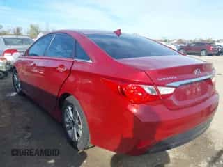 2014 Hyundai Sonata GLS z VIN 5NPEB4AC2EH825306, wystawiony jako IAAI lot #43479121 z przebiegiem 103 138 mil mil oraz . Historia ofert i sprzedaży dostępna na DreamBid. Obrazek 3.