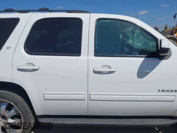 2013 Chevrolet Tahoe LT с VIN 1GNSCBE02DR338531, выставлен на аукционе IAAI как лот 42452375 с пробегом 105 425 миль миль и . История ставок и продаж доступна на DreamBid. Изображение 13.