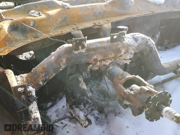 2015 Chevrolet Silverado 2500HD Work Truck z VIN 1GC1KUEG9FF582794, wystawiony jako Copart lot #41525435 z przebiegiem Nie podano mil oraz Szkoda całkowita • Salvage title. Historia ofert i sprzedaży dostępna na DreamBid. Obrazek 9.