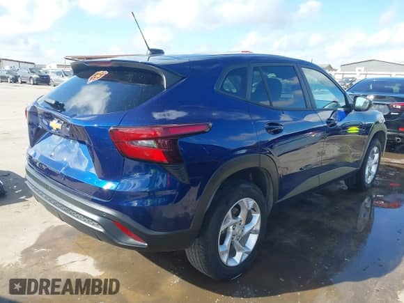 2024 Chevrolet Trax LS с VIN KL77LFE26RC132823, выставлен на аукционе IAAI как лот 42985130 с пробегом 58 692 миль миль и . История ставок и продаж доступна на DreamBid. Изображение 4.