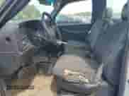 2001 Chevrolet Silverado 3500 z VIN 1GCJK34G01F121519, wystawiony jako Copart lot #68613815 z przebiegiem 285 359 mil mil oraz Szkoda całkowita • Salvage title. Historia ofert i sprzedaży dostępna na DreamBid. Obrazek 7.