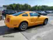 2007 Ford Mustang Deluxe z VIN 1ZVHT80N775366844, wystawiony jako Copart lot #80307065 z przebiegiem 176 188 mil mil oraz Szkoda całkowita • Salvage title. Historia ofert i sprzedaży dostępna na DreamBid. Obrazek 3.