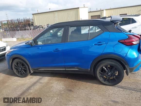 2024 Nissan Kicks SR с VIN 3N1CP5DV6RL507256, выставлен на аукционе IAAI как лот 43095255 с пробегом 12 936 миль миль и . История ставок и продаж доступна на DreamBid. Изображение 14.