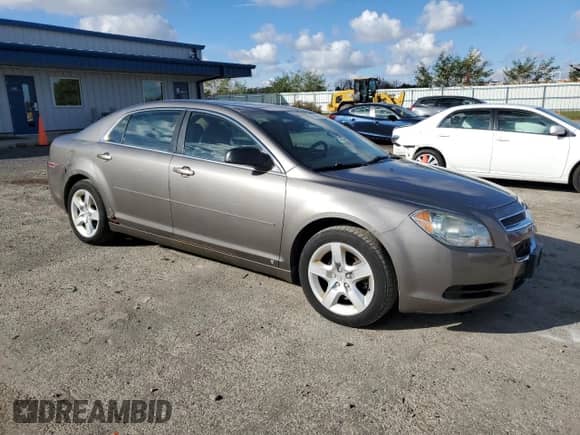 2010 Chevrolet Malibu 1LS с VIN 1G1ZB5EB6A4106545, выставлен на аукционе Copart как лот 90432025 с пробегом 169 020 миль миль и На запчасти • Non repairable. История ставок и продаж доступна на DreamBid. Изображение 4.