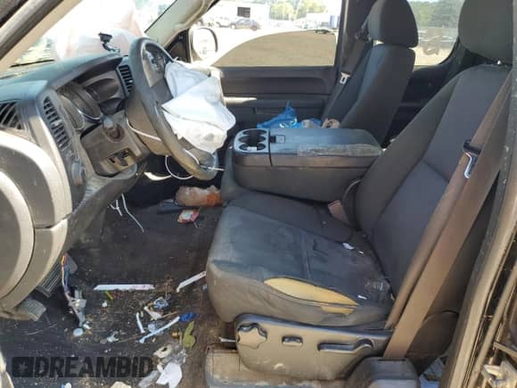 2013 Chevrolet Silverado 1500 LT z VIN 1GCRKSE77DZ208042, wystawiony jako Copart lot #81899435 z przebiegiem Nie podano mil oraz Szkoda całkowita • Salvage title. Historia ofert i sprzedaży dostępna na DreamBid. Obrazek 7.