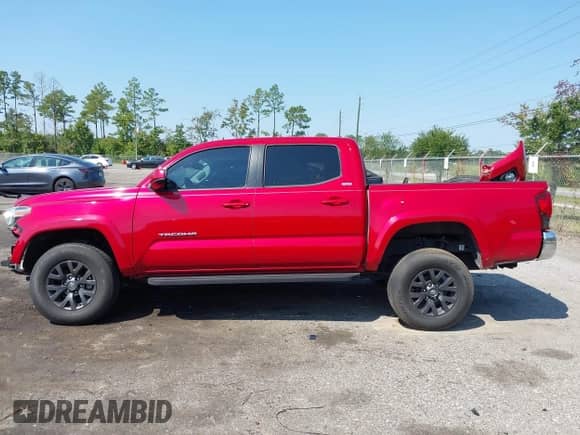 2021 Toyota Tacoma SR5 with VIN 3TYAZ5CN0MT012512, listed as a IAAI auction lot 43257664 with 34,488 mi miles and . Bid and sale history available at DreamBid. Image 14.