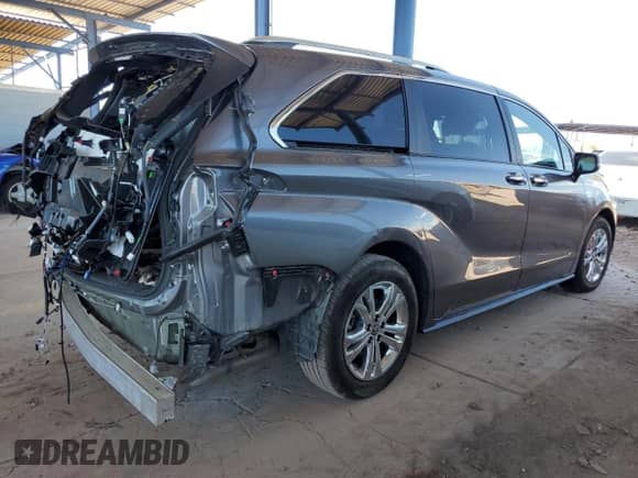 2023 Toyota Sienna Platinum z VIN 5TDESKFCXPS079150, wystawiony jako Copart lot #56069085 z przebiegiem 31 499 mil mil oraz Szkoda całkowita • Salvage title. Historia ofert i sprzedaży dostępna na DreamBid. Obrazek 3.