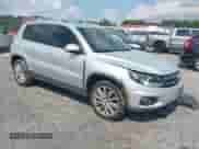 2012 Volkswagen Tiguan S с VIN WVGAV7AX2CW599930, выставлен на аукционе IAAI как лот 42805568 с пробегом 78 786 миль миль и . История ставок и продаж доступна на DreamBid. Изображение 1.