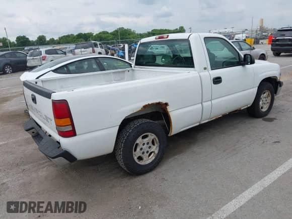2001 Chevrolet Silverado 1500 с VIN 1GCEC14V91Z137945, выставлен на аукционе IAAI как лот 42368648 с пробегом Не указан миль и . История ставок и продаж доступна на DreamBid. Изображение 4.