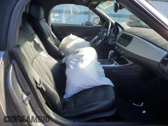 2008 BMW Z4 3.0i с VIN 4USBU33558LW74784, выставлен на аукционе Copart как лот 60850775 с пробегом 52 790 миль миль и Списание • Salvage title. История ставок и продаж доступна на DreamBid. Изображение 10.