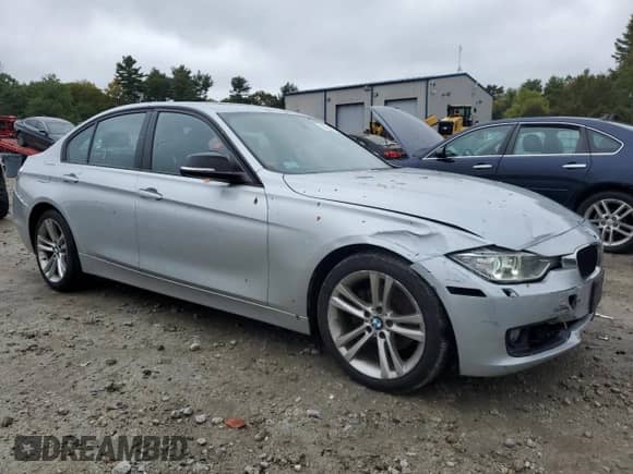 2014 BMW 3 Series 328i xDrive с VIN WBA3B5G55ENS07108, выставлен на аукционе Copart как лот 85864225 с пробегом 104 924 миль миль и Чистый • Clean title. История ставок и продаж доступна на DreamBid. Изображение 4.