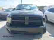 2012 Ram 1500 Express z VIN 1C6RD7KT4CS165867, wystawiony jako IAAI lot #43094521 z przebiegiem 154 519 mil mil oraz . Historia ofert i sprzedaży dostępna na DreamBid. Obrazek 12.