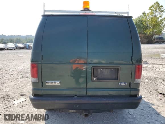 2008 Ford Econoline Cargo Commercial z VIN 1FTNE24W78DA10255, wystawiony jako Copart lot #69370085 z przebiegiem 55 620 mil mil oraz Szkoda całkowita • Salvage title. Historia ofert i sprzedaży dostępna na DreamBid. Obrazek 6.