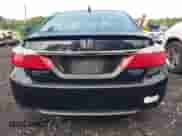 2015 Honda Accord Touring z VIN 1HGCR6F75FA006696, wystawiony jako IAAI lot #43153220 z przebiegiem 136 954 mil mil oraz . Historia ofert i sprzedaży dostępna na DreamBid. Obrazek 16.