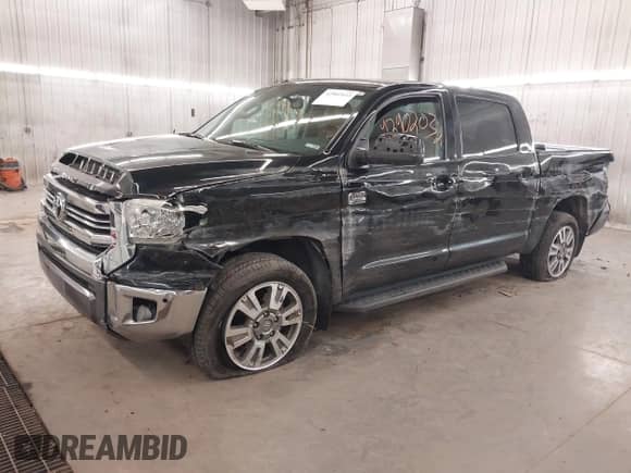 2017 Toyota Tundra Platinum с VIN 5TFAY5F12HX655824, выставлен на аукционе IAAI как лот 42902032 с пробегом 116 161 миль миль и . История ставок и продаж доступна на DreamBid. Изображение 20.