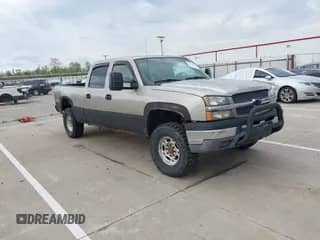 2003 Chevrolet Silverado 1500HD LS с VIN 1GCGK13UX3F107684, выставлен на аукционе IAAI как лот 42202674 с пробегом Не указан миль и . История ставок и продаж доступна на DreamBid. Изображение 1.
