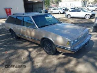 1986 Chevrolet Celebrity with VIN 1G1AW35W9G6180693, listed as a IAAI auction lot 43376805 with 156,348 mi miles and . Bid and sale history available at DreamBid. Image 1.