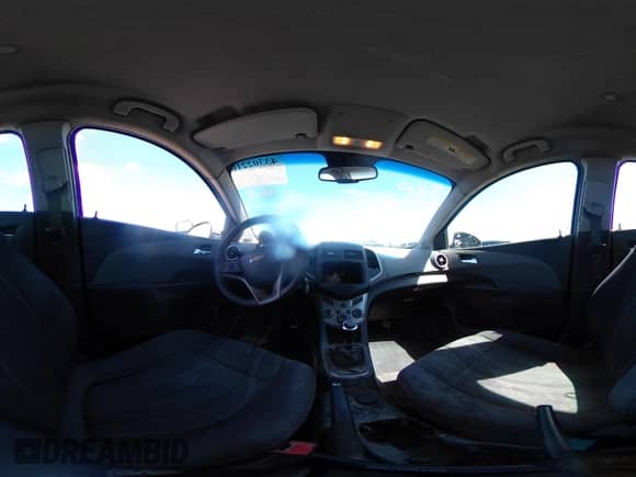 2014 Chevrolet Sonic LT с VIN 1G1JD5SHXE4235815, выставлен на аукционе IAAI как лот 43302210 с пробегом 130 464 миль миль и . История ставок и продаж доступна на DreamBid. Изображение 18.