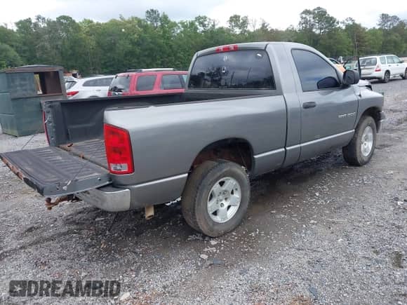 2005 Dodge 1500 SLT z VIN 1D7HU16D75J598229, wystawiony jako IAAI lot #42387952 z przebiegiem 128 151 mil mil oraz . Historia ofert i sprzedaży dostępna na DreamBid. Obrazek 4.