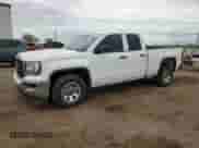 2018 GMC Sierra 1500 z VIN 1GTR1LEC1JZ345348, wystawiony jako Copart lot #70581515 z przebiegiem 139 184 mil mil oraz Szkoda całkowita • Salvage title. Historia ofert i sprzedaży dostępna na DreamBid. Obrazek 1.