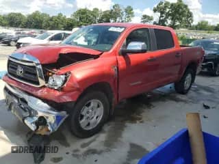 2011 Toyota Tundra z VIN 5TFEY5F19BX104847, wystawiony jako Copart lot #64371815 z przebiegiem 212 815 mil mil oraz Szkoda całkowita • Salvage title. Historia ofert i sprzedaży dostępna na DreamBid. Obrazek 1.