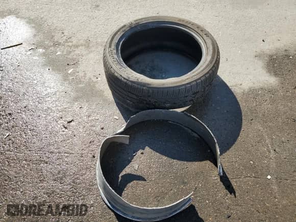 2019 Cadillac Escalade Premium Luxury z VIN 1GYS4CKJ7KR301331, wystawiony jako Copart lot #60426015 z przebiegiem 87 705 mil mil oraz Szkoda całkowita • Salvage title. Historia ofert i sprzedaży dostępna na DreamBid. Obrazek 13.