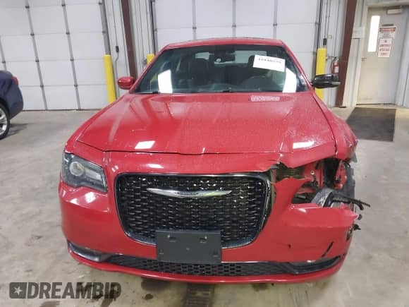 2015 Chrysler 300 S с VIN 2C3CCAGGXFH876340, выставлен на аукционе IAAI как лот 41040559 с пробегом 127 398 миль миль и . История ставок и продаж доступна на DreamBid. Изображение 12.