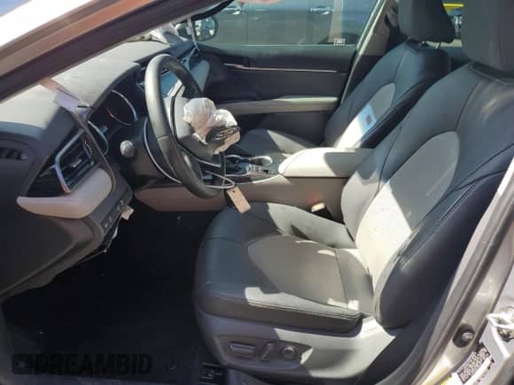 2020 Toyota Camry Hybrid XLE z VIN 4T1F31AK6LU533051, wystawiony jako Copart lot #62422795 z przebiegiem 65 806 mil mil oraz Szkoda całkowita • Salvage title. Historia ofert i sprzedaży dostępna na DreamBid. Obrazek 7.