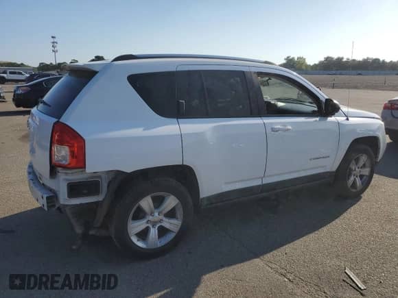 2011 Jeep Compass Latitude z VIN 1J4NT1FB4BD253162, wystawiony jako Copart lot #71593615 z przebiegiem 37 766 mil mil oraz Szkoda całkowita • Salvage title. Historia ofert i sprzedaży dostępna na DreamBid. Obrazek 3.