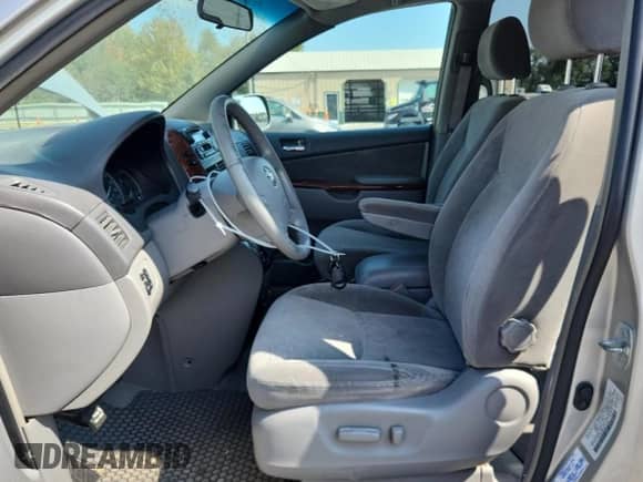 2004 Toyota Sienna XLE z VIN 5TDZA22C54S116773, wystawiony jako Copart lot #81171155 z przebiegiem 232 127 mil mil oraz Szkoda całkowita • Salvage title. Historia ofert i sprzedaży dostępna na DreamBid. Obrazek 7.