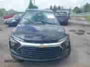 2025 Chevrolet TrailBlazer LS z VIN KL79MNSLXSB126404, wystawiony jako IAAI lot #42280732 z przebiegiem 2 800 mil mil oraz . Historia ofert i sprzedaży dostępna na DreamBid. Obrazek 12.