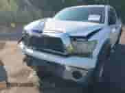 2007 Toyota Tundra SR5 с VIN 5TFBT54177X008291, выставлен на аукционе IAAI как лот 43185810 с пробегом 248 297 миль миль и . История ставок и продаж доступна на DreamBid. Изображение 18.