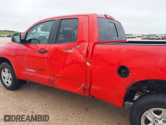 2012 Toyota Tundra с VIN 5TFUM5F11CX028307, выставлен на аукционе IAAI как лот 41952532 с пробегом 253 254 миль миль и . История ставок и продаж доступна на DreamBid. Изображение 17.