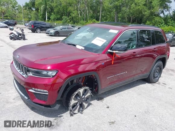 2024 Jeep Grand Cherokee with VIN 1C4RJYB68RC124856, listed as a IAAI auction lot 43199898 with 27,864 mi miles and . Bid and sale history available at DreamBid. Image 2.