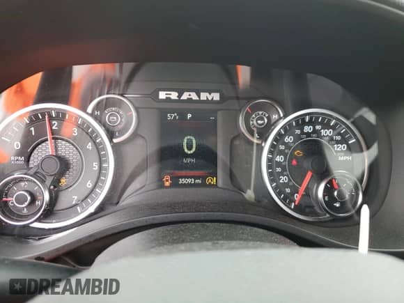 2023 Ram 1500 Big Horn z VIN 1C6RREFG2PN607813, wystawiony jako Copart lot #48375125 z przebiegiem 35 093 mil mil oraz Szkoda całkowita • Salvage title. Historia ofert i sprzedaży dostępna na DreamBid. Obrazek 9.