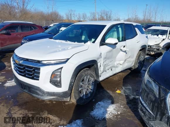 2025 Chevrolet Equinox AWD LT z VIN 3GNAXPEG2SL123245, wystawiony jako IAAI lot #41613932 z przebiegiem 4 767 mil mil oraz . Historia ofert i sprzedaży dostępna na DreamBid. Obrazek 17.
