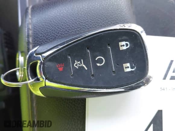 2019 Chevrolet Equinox LT с VIN 3GNAXKEV0KL390417, выставлен на аукционе IAAI как лот 41233345 с пробегом 81 490 миль миль и . История ставок и продаж доступна на DreamBid. Изображение 11.