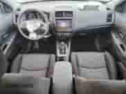 2023 Mitsubishi Outlander ES z VIN JA4ARUAU4PU014368, wystawiony jako Copart lot #80886605 z przebiegiem 28 594 mil mil oraz Szkoda całkowita • Salvage title. Historia ofert i sprzedaży dostępna na DreamBid. Obrazek 8.