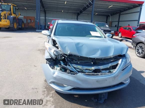 2011 Hyundai Sonata Limited with VIN 5NPEC4AC5BH175055, listed as a IAAI auction lot 42937270 with 198,552 mi miles and . Bid and sale history available at DreamBid. Image 12.