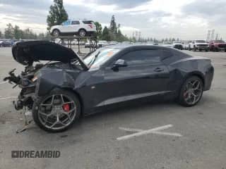 2017 Chevrolet Camaro 1LT z VIN 1G1FB1RS4H0112271, wystawiony jako Copart lot #85003645 z przebiegiem Nie podano mil oraz Szkoda całkowita • Salvage title. Historia ofert i sprzedaży dostępna na DreamBid. Obrazek 1.