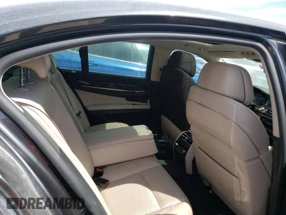 2011 BMW 7 Series 750i с VIN WBAKA8C56BCY36874, выставлен на аукционе Copart как лот 48266395 с пробегом 107 993 миль миль и Списание • Salvage title. История ставок и продаж доступна на DreamBid. Изображение 10.